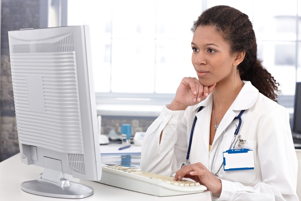 Doctor using emr